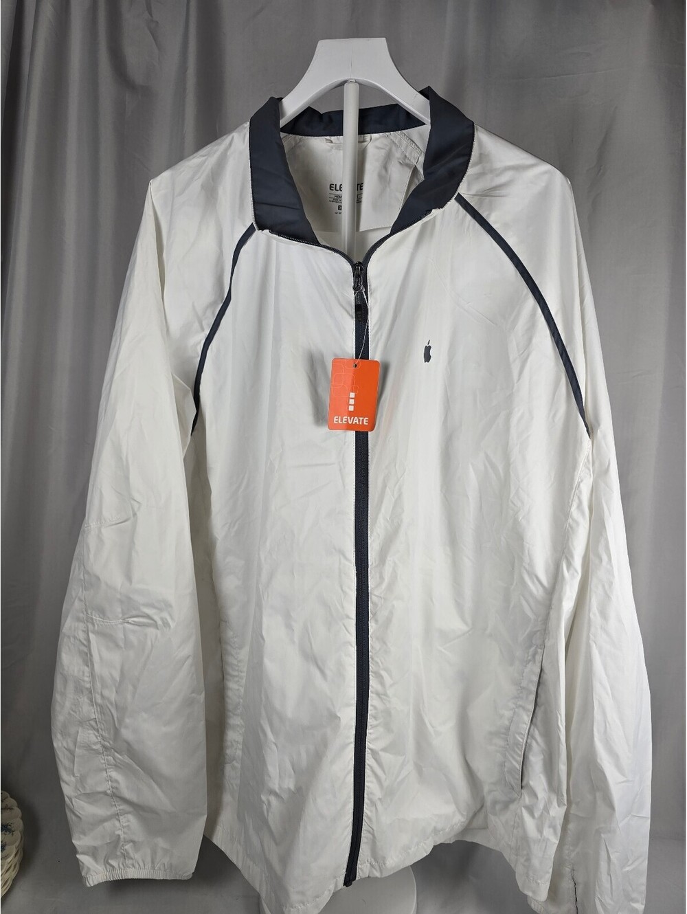 Apple employee Elevate Men's 3XL Lightweight White Windbreaker Jacket